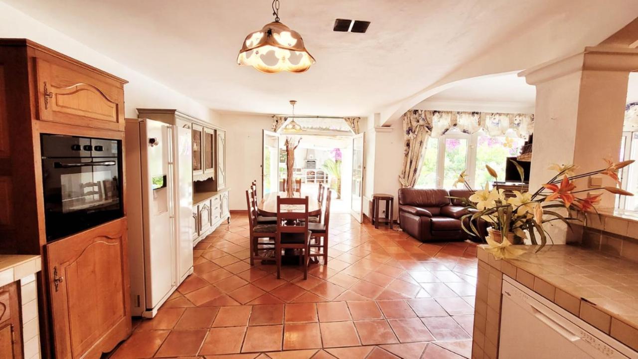 Villa Provencale A Sainte Maxime, Golf De Saint Tropez Екстер'єр фото